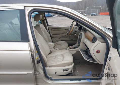 2003 Jaguar X-Type 2.5L Auto/2.5L Manual z USA, uszkodzony, nr VIN SAJEA51D73XD42031